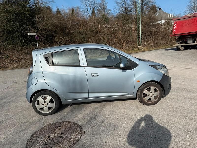 Gebraucht Chevrolet Spark LS 65 PS (47 kW) 2010 Blau Kleinwagen