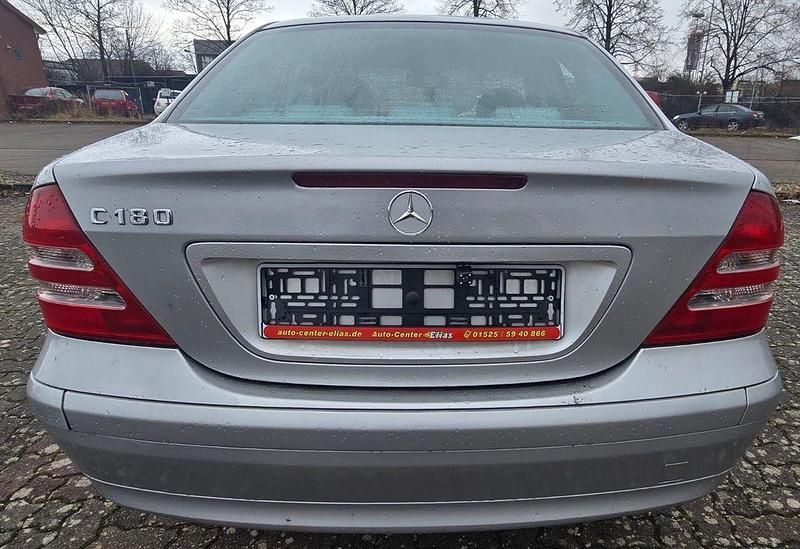 Gebraucht Mercedes C180 129 PS (94 kW) 2000 Silber Limousine