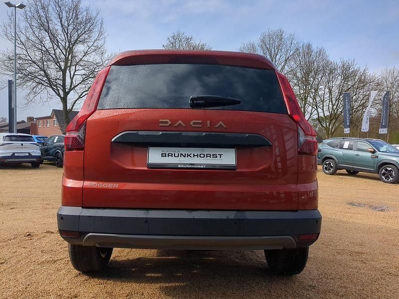 Neu Dacia Jogger Extreme 101 PS (74 kW) 2025 Braun Van / Kleinbus