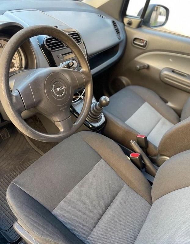 Gebraucht Opel Agila 69 PS (50 kW) 2009 Weiß Kleinwagen