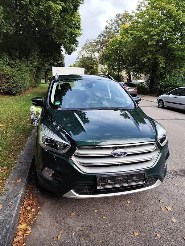 Gebraucht Ford Kuga 2017 Grün SUV