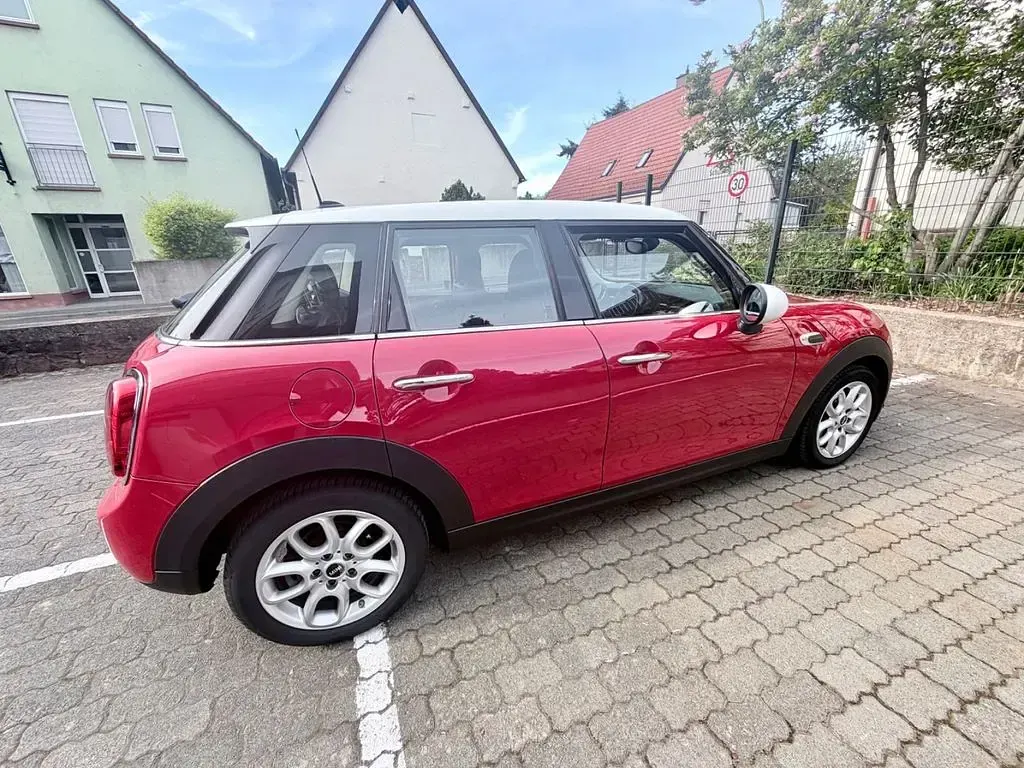 Käytetty Mini Cooper D Chili 116 HP (85 kW) 2018 Punainen Viistoperä