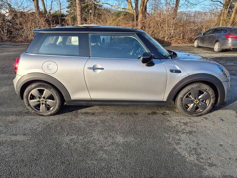 Gebraucht Mini Cooper SE Essential 135 kW (184 PS) 2023 Grau Kleinwagen
