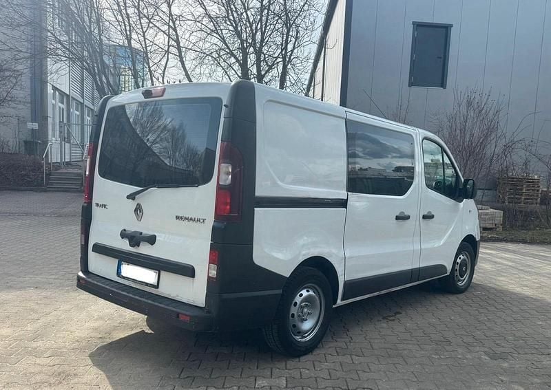 Gebraucht Renault Trafic 2015 Weiß Van / Kleinbus