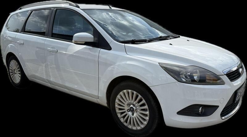 Weiß Gebraucht 2009 Ford Focus Titanium Kombi | 4.000 € (Etwas zu teuer) - Bild 1/4