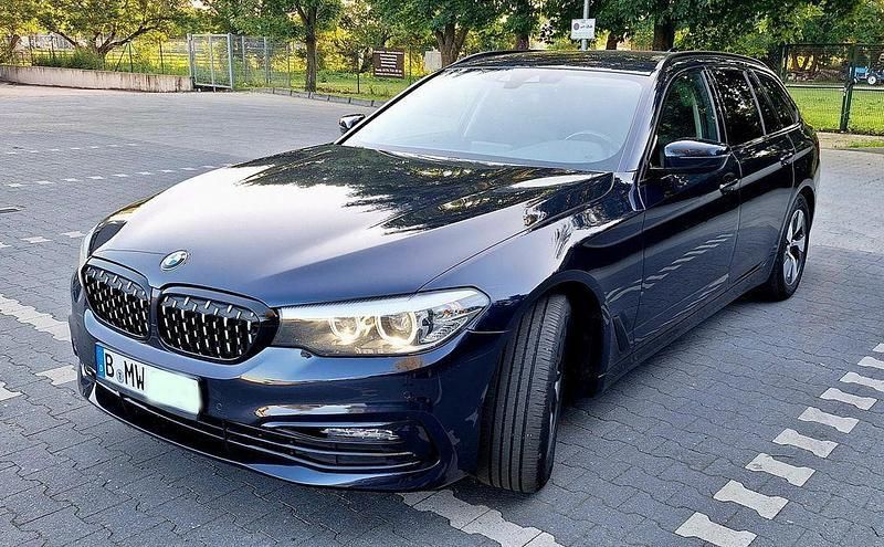 Blau Gebraucht 2017 BMW 520 Kombi | 17.900 € (Superpreis) - Bild 1/4
