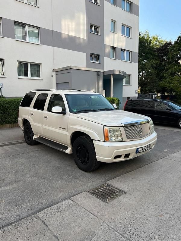 Weiß Gebraucht 2003 Cadillac Escalade SUV | 4.500 € - Bild 1/4