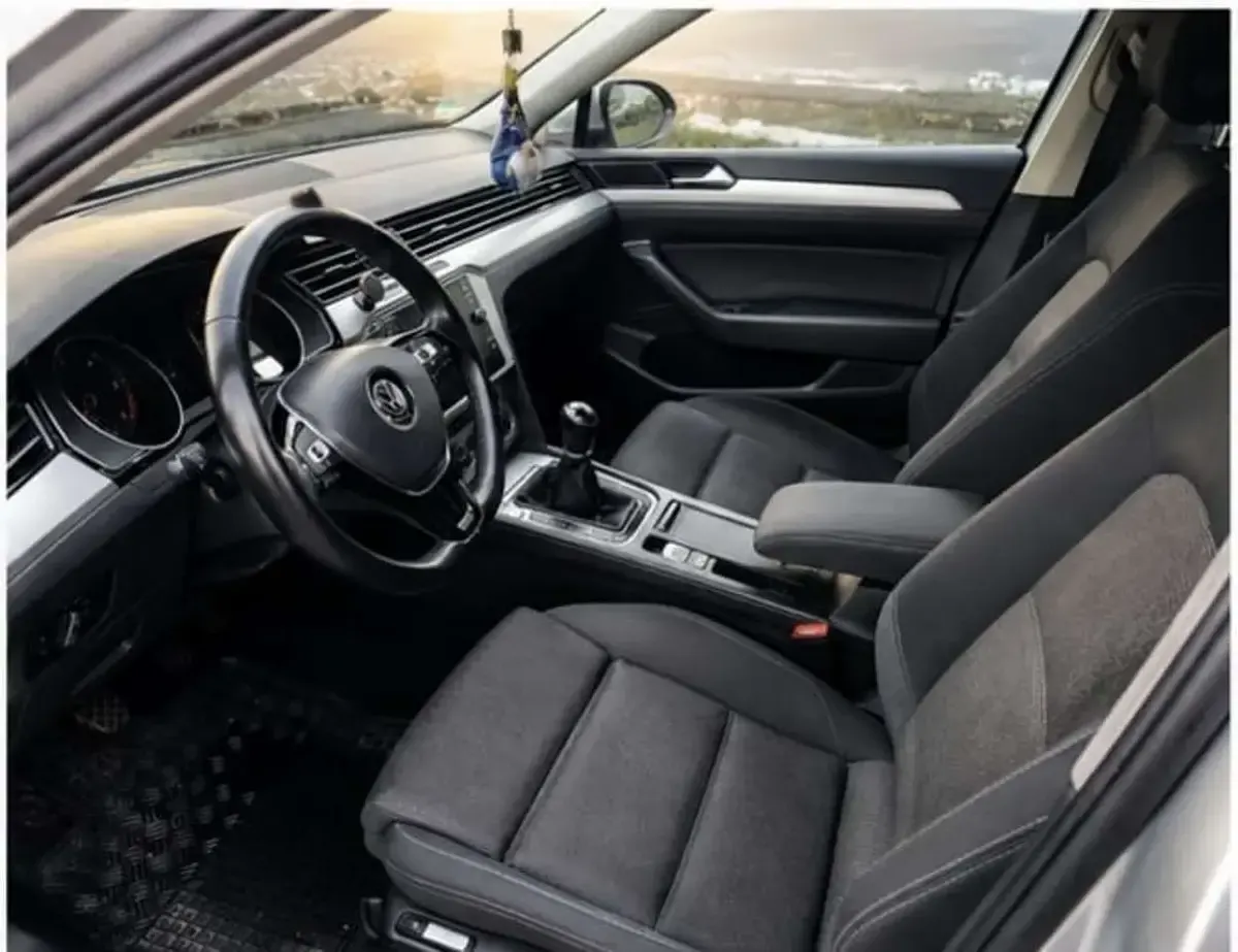 Gebraucht VW Passat Comfortline 150 PS (110 kW) 2019 Kombi