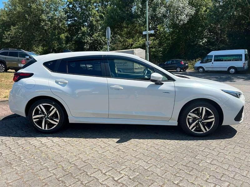 Gebraucht Subaru Impreza Platinum 136 PS (100 kW) 2025 Crystal white pearl Kleinwagen
