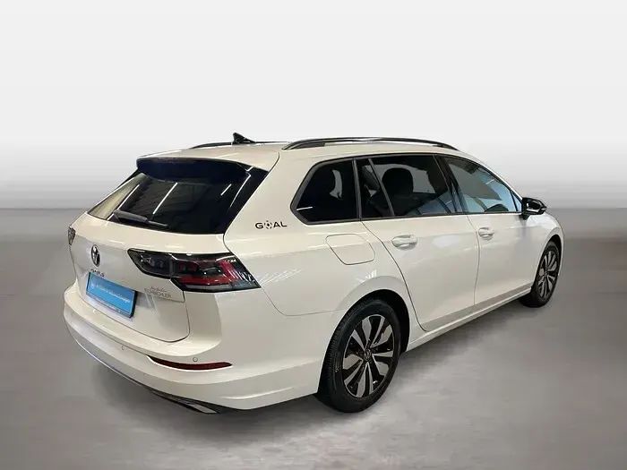 Gebraucht VW Golf VIII Goal 150 PS (110 kW) 2025 Oryxweiss perlmutteffekt Kombi
