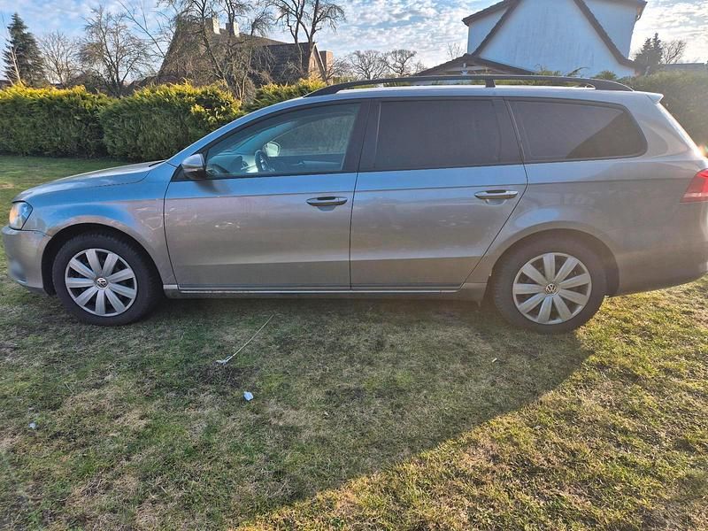 Gebraucht VW Passat 122 PS (89 kW) 2014 Braun Kombi