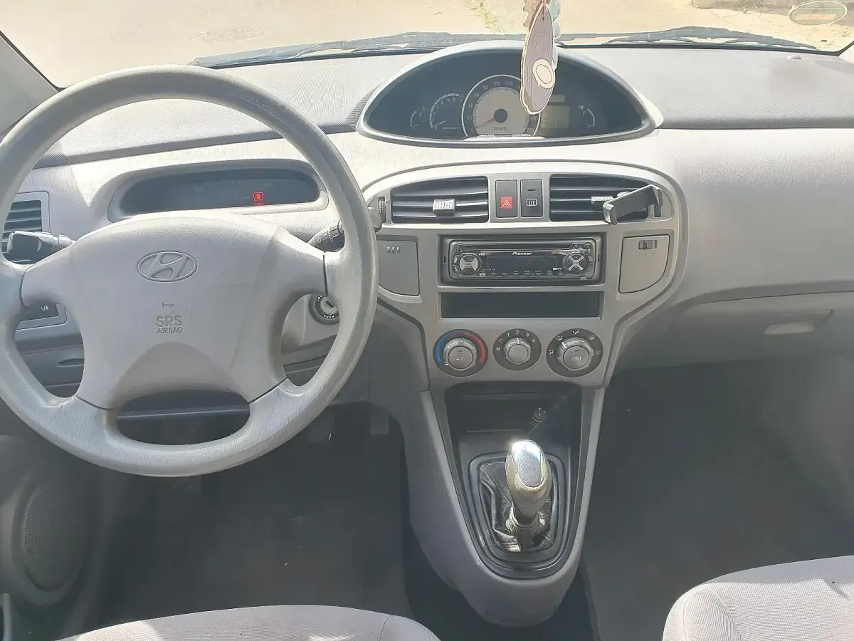 Usata Hyundai Matrix 103 CV (75 kW) 2006 Grigio Monovolume