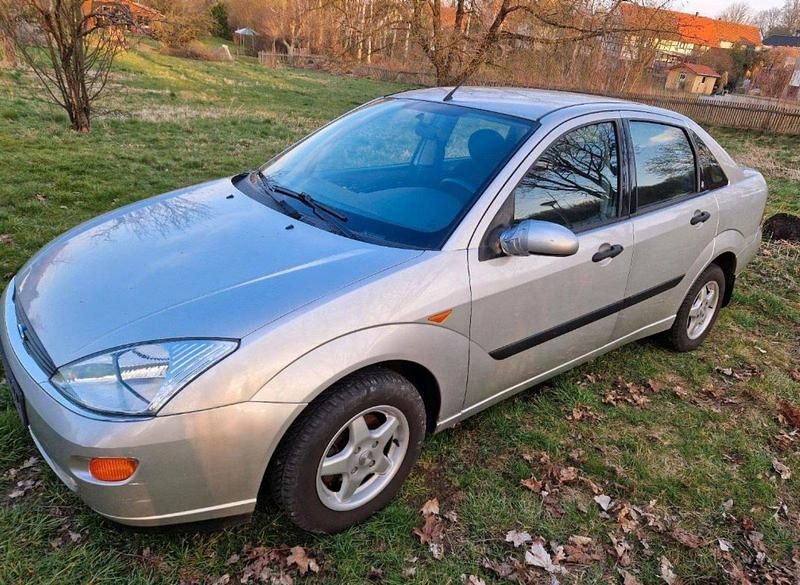 Gebraucht 2001 Ford Focus Limousine | 650 € (Superpreis) - Bild 1/4