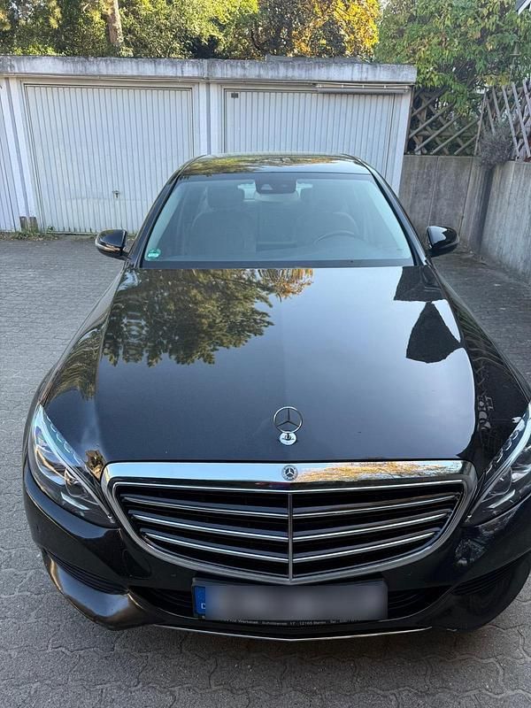 Schwarz Gebraucht 2015 Mercedes C350 Limousine | 14.000 € - Bild 1/4