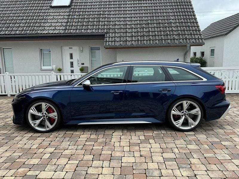 Blau Gebraucht 2020 Audi RS6 Performance Kombi | 114.000 € - Bild 1/4