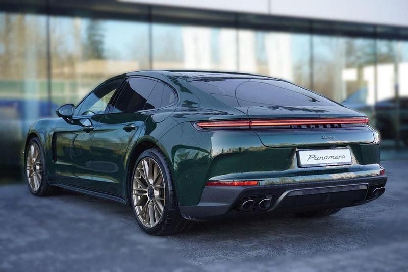 Neu Porsche Panamera Turbo E-Hybrid 680 PS (500 kW) 2025 Grün Kleinwagen
