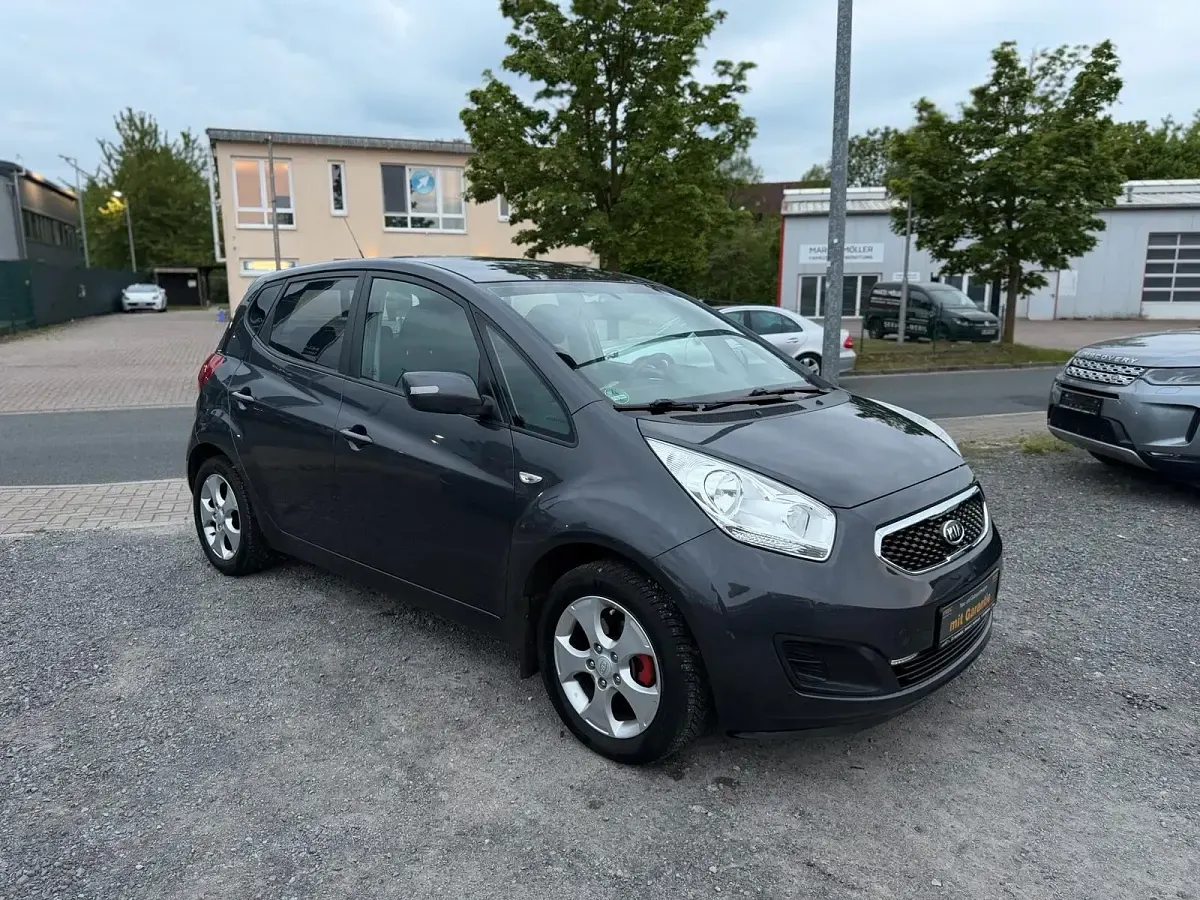Gebraucht Kia Venga Attract 90 PS (66 kW) 2012 Grau Kleinwagen
