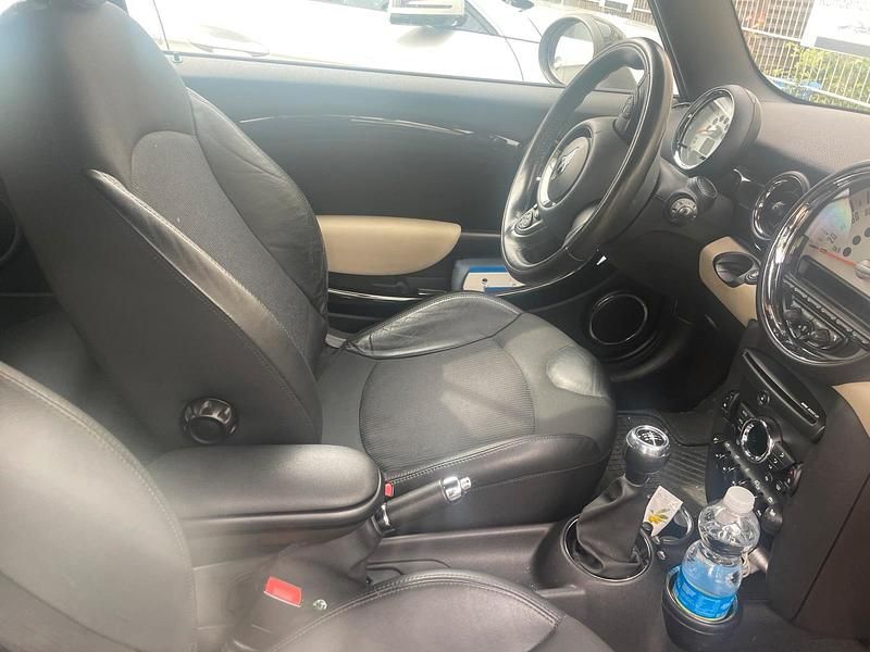 Gebraucht Mini Cooper Cabriolet 112 PS (82 kW) 2010 Beige Cabrio