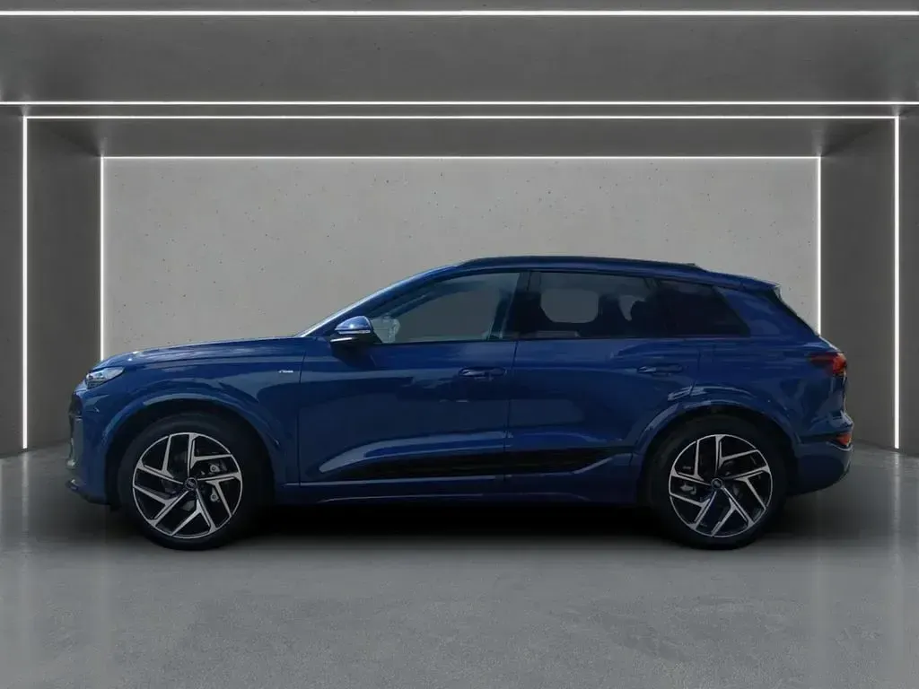 Neu Audi Q6 e-tron Business 225 kW (306 PS) 2026 Blau SUV