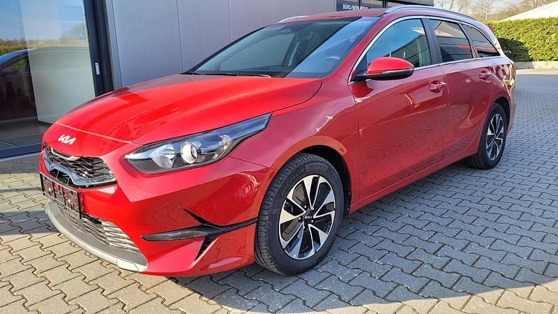 Gebraucht Kia Ceed Sportswagon Gold 140 PS (102 kW) 2025 Rot Kombi