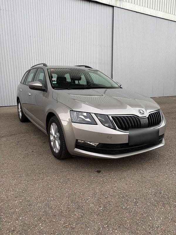 Silber Gebraucht 2018 Skoda Octavia Style Kombi | 13.700 € (Superpreis) - Bild 1/4