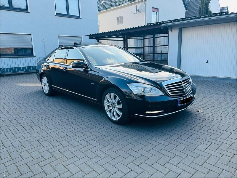 Schwarz Gebraucht 2010 Mercedes S350 Limousine | 10.500 € (Fairer Preis) - Bild 1/4