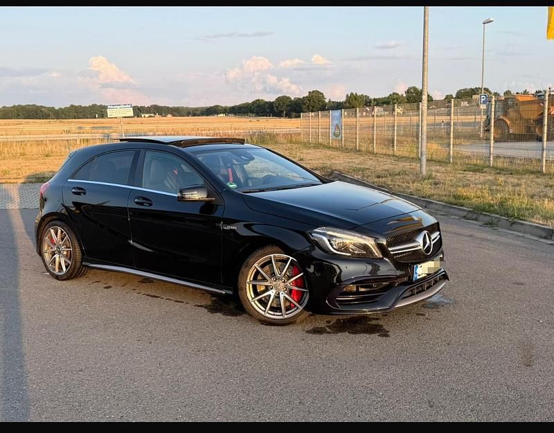 Schwarz Gebraucht 2015 Mercedes A45 AMG AMG Kombi | 22.500 € (Fairer Preis) - Bild 1/4