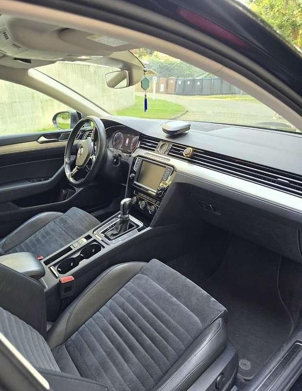 Gebraucht VW Passat Highline 239 PS (175 kW) 2015 Schwarz Kombi