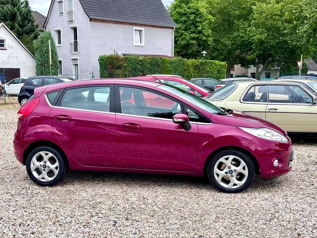 Gebraucht Ford Fiesta Titanium 97 PS (71 kW) 2009 Violett Limousine