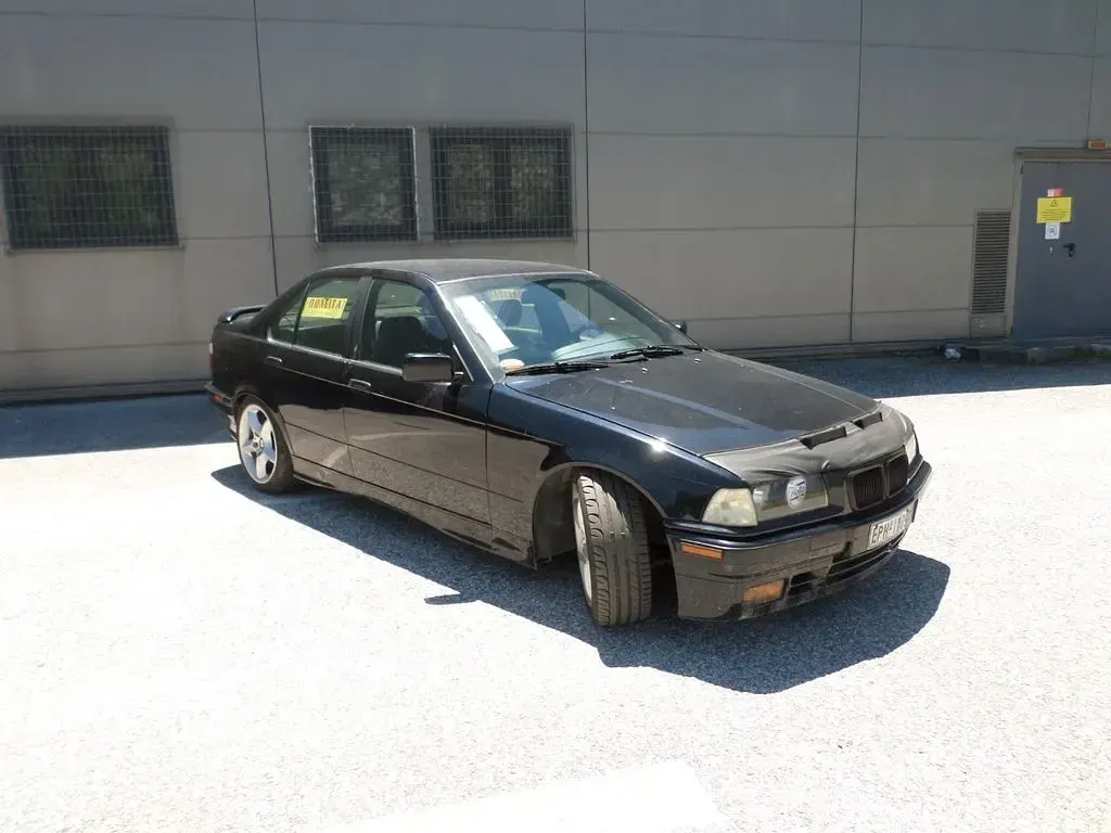 Gebraucht BMW 316 Performance 102 PS (75 kW) 1993 Schwarz Limousine