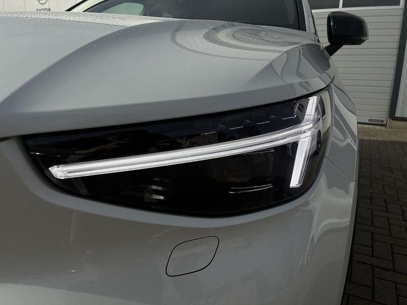 Gebraucht Volvo XC40 Plus 163 PS (119 kW) 2025 Weiß SUV