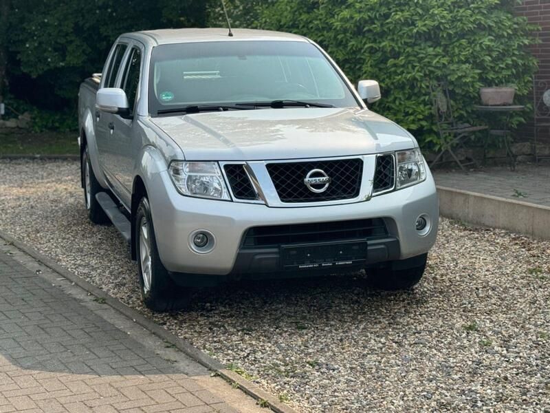Gebraucht Nissan Navara 190 PS (139 kW) 2011 Silber Pickup