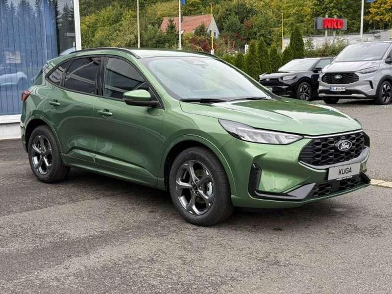 Usado Ford Kuga ST-Line 150 CV (110 kW) 2025 Verde SUV