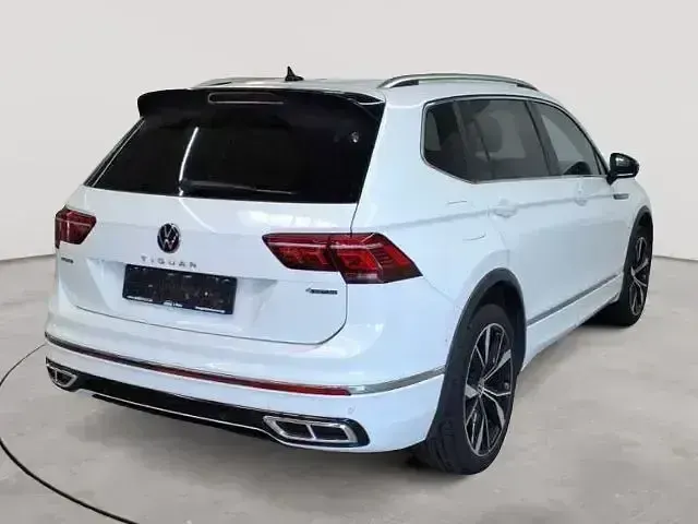 Gebraucht VW Tiguan Allspace R-line 200 PS (147 kW) 2023 Weiß SUV