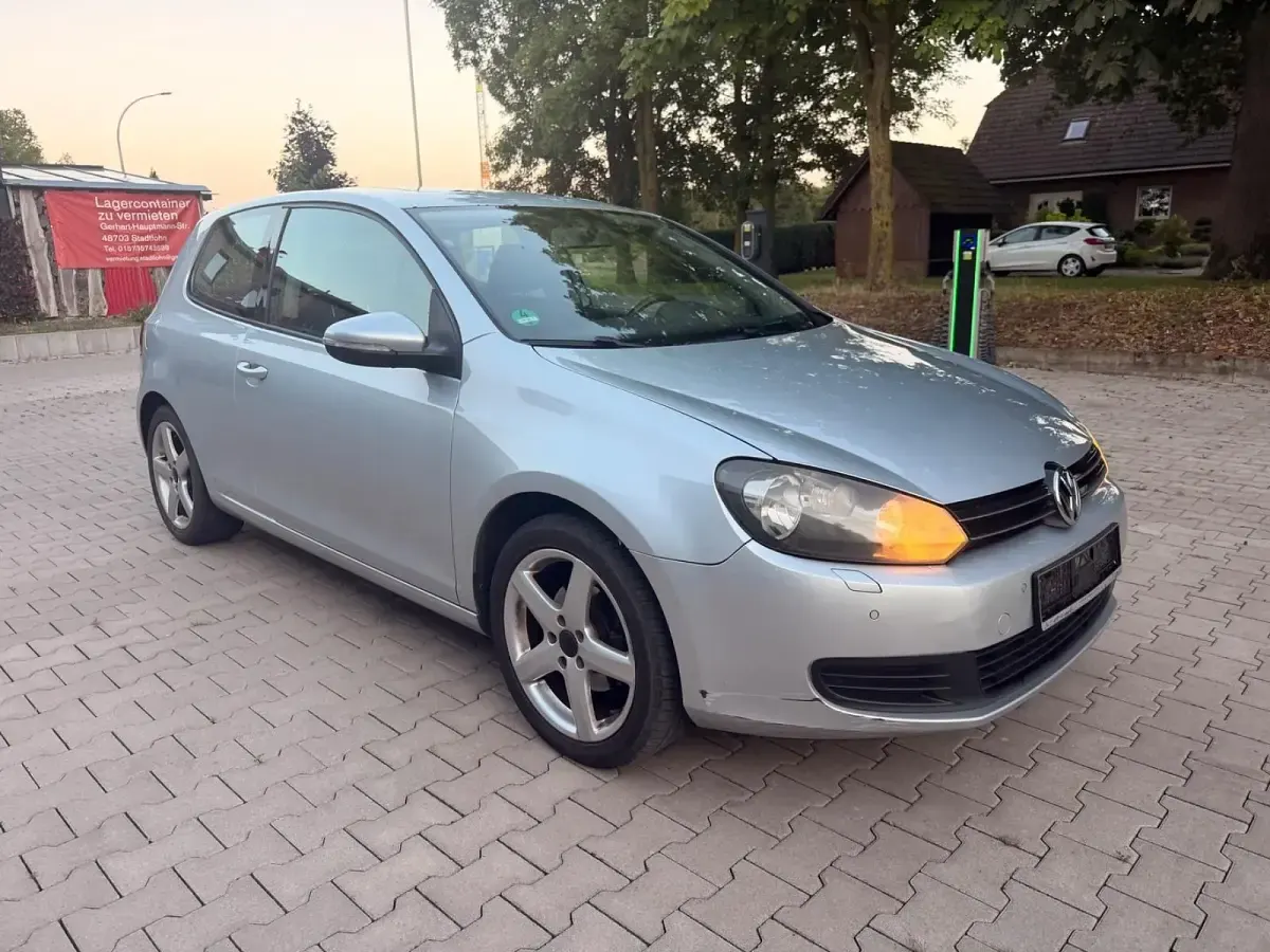 Gebraucht VW Golf VI Comfortline 102 PS (75 kW) 2008 Silber Kleinwagen