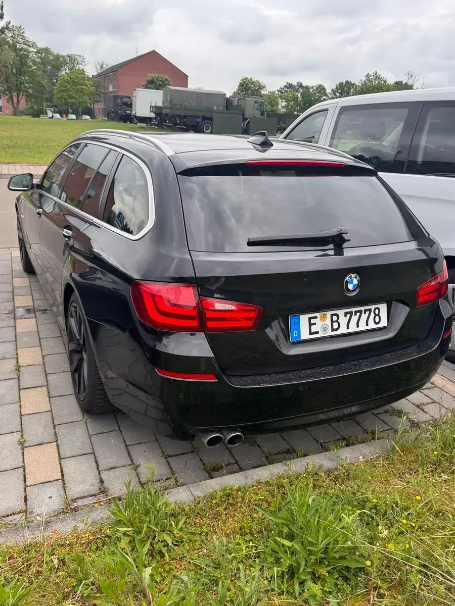 Gebraucht BMW 525 Sport Line 218 PS (160 kW) 2013 Schwarz Kombi