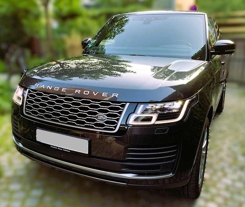Grau Gebraucht 2018 Land Rover Range Rover Vogue SUV | 45.900 € (Fairer Preis) - Bild 1/4