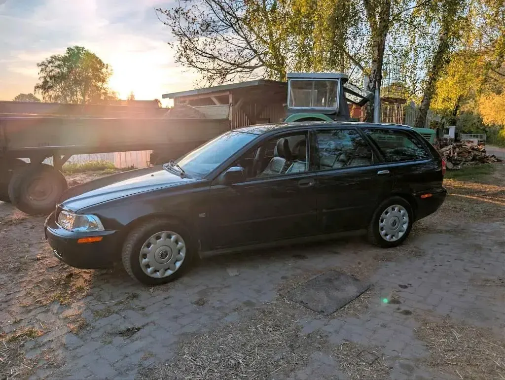 Gebraucht Volvo V40 122 PS (89 kW) 2004 Schwarz Kombi