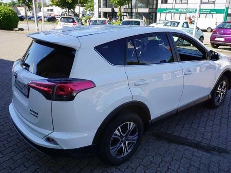 Gebraucht Toyota RAV4 114 PS (83 kW) 2018 Weiss Limousine