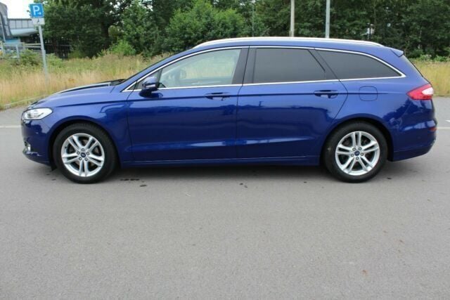 Gebraucht Ford Mondeo Titanium 150 PS (110 kW) 2016 Blau metallic Kombi
