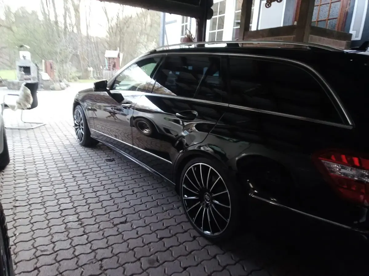 Gebraucht Mercedes W112 136 PS (100 kW) 2012 Schwarz Kombi