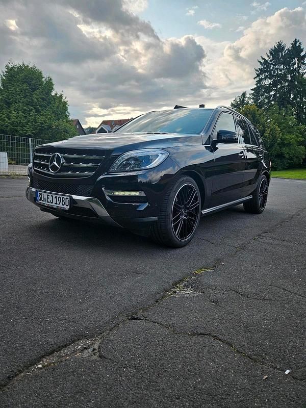 Schwarz Gebraucht 2014 Mercedes ML350 SUV | 16.200 € (Superpreis) - Bild 1/4