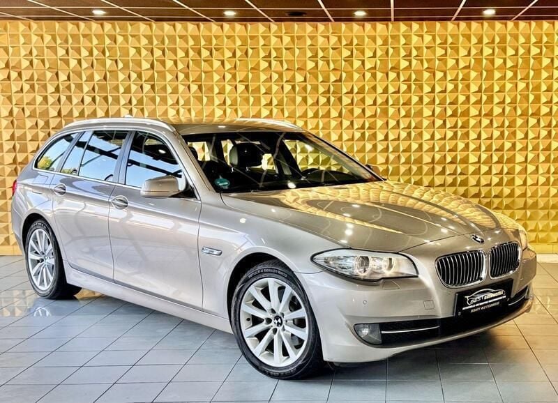 Silber Gebraucht 2012 BMW 520 Sport Line Kombi | 8.900 € (Guter Preis) - Bild 1/4