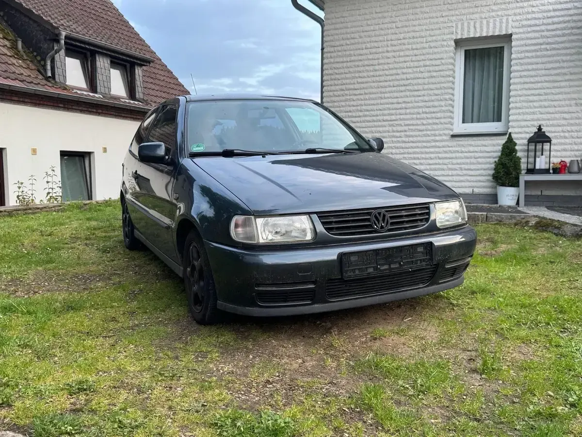 Gebraucht VW Polo 60 PS (44 kW) 1998 Grau Kleinwagen