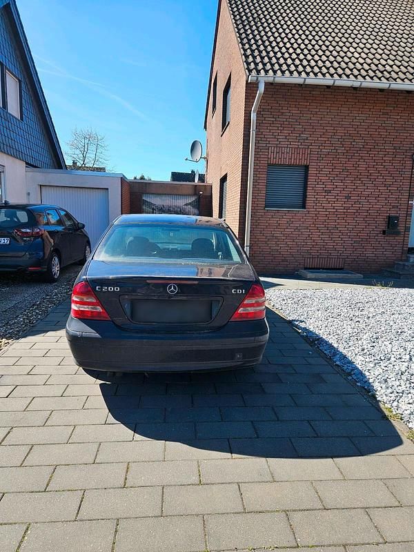 Gebraucht Mercedes C200 122 PS (89 kW) 2005 Blau Limousine