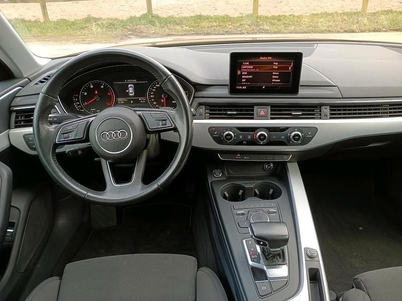 Gebraucht Audi A4 S-Line 150 PS (110 kW) 2018 Schwarz Kombi