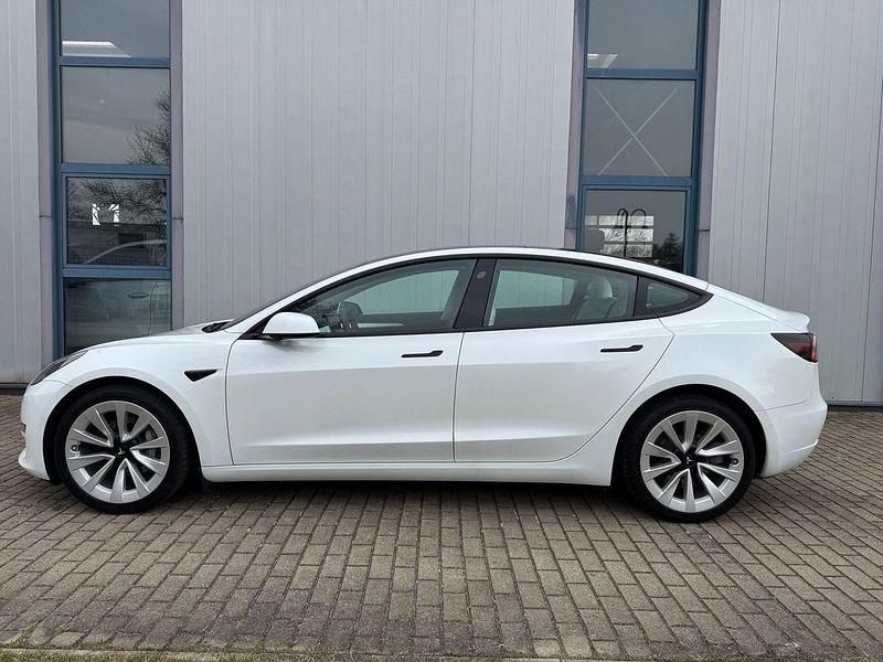 Gebraucht Tesla Model 3 324 kW (441 PS) 2021 Pearl white multicoat Limousine