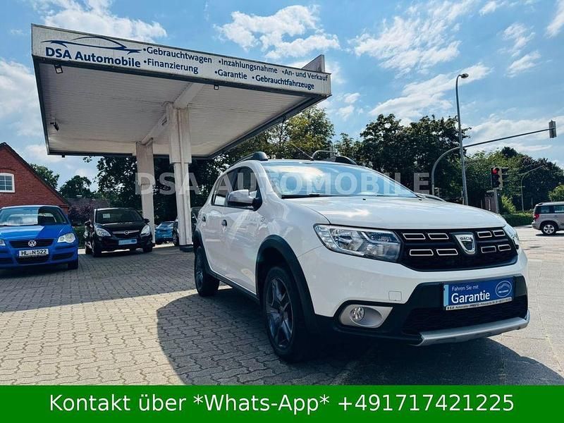 Weiß Gebraucht 2018 Dacia Sandero Celebration Kleinwagen | 9.200 € (Fairer Preis) - Bild 1/4