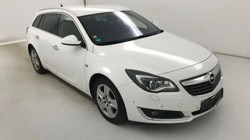 Gebraucht Opel Insignia Innovation 136 PS (100 kW) 2016 Weiß Kombi