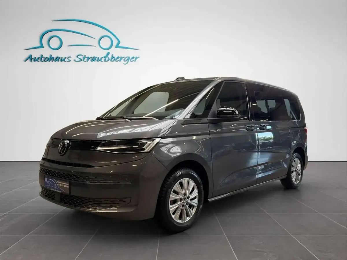 Gebraucht VW T7 Basis 150 PS (110 kW) 2024 Indiumgrau Van